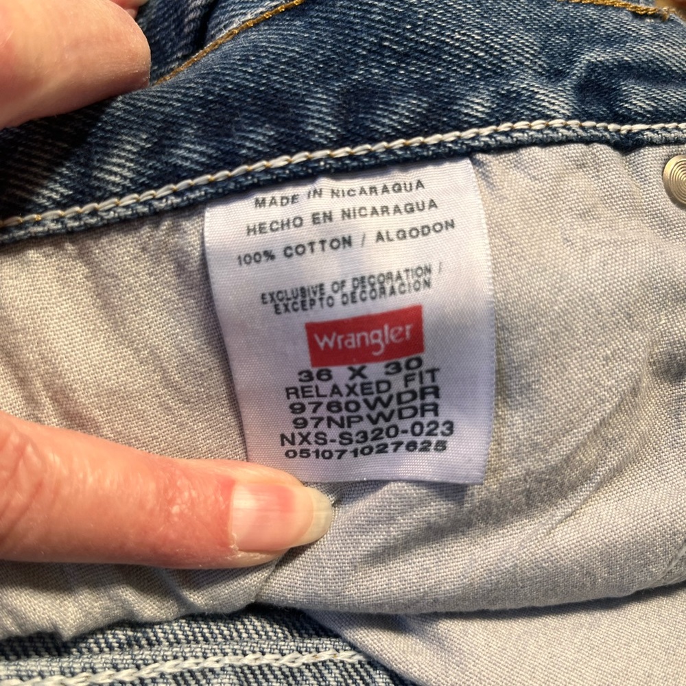 Men’s wrangler jeans, 36 x 30 - Picture 4 of 4